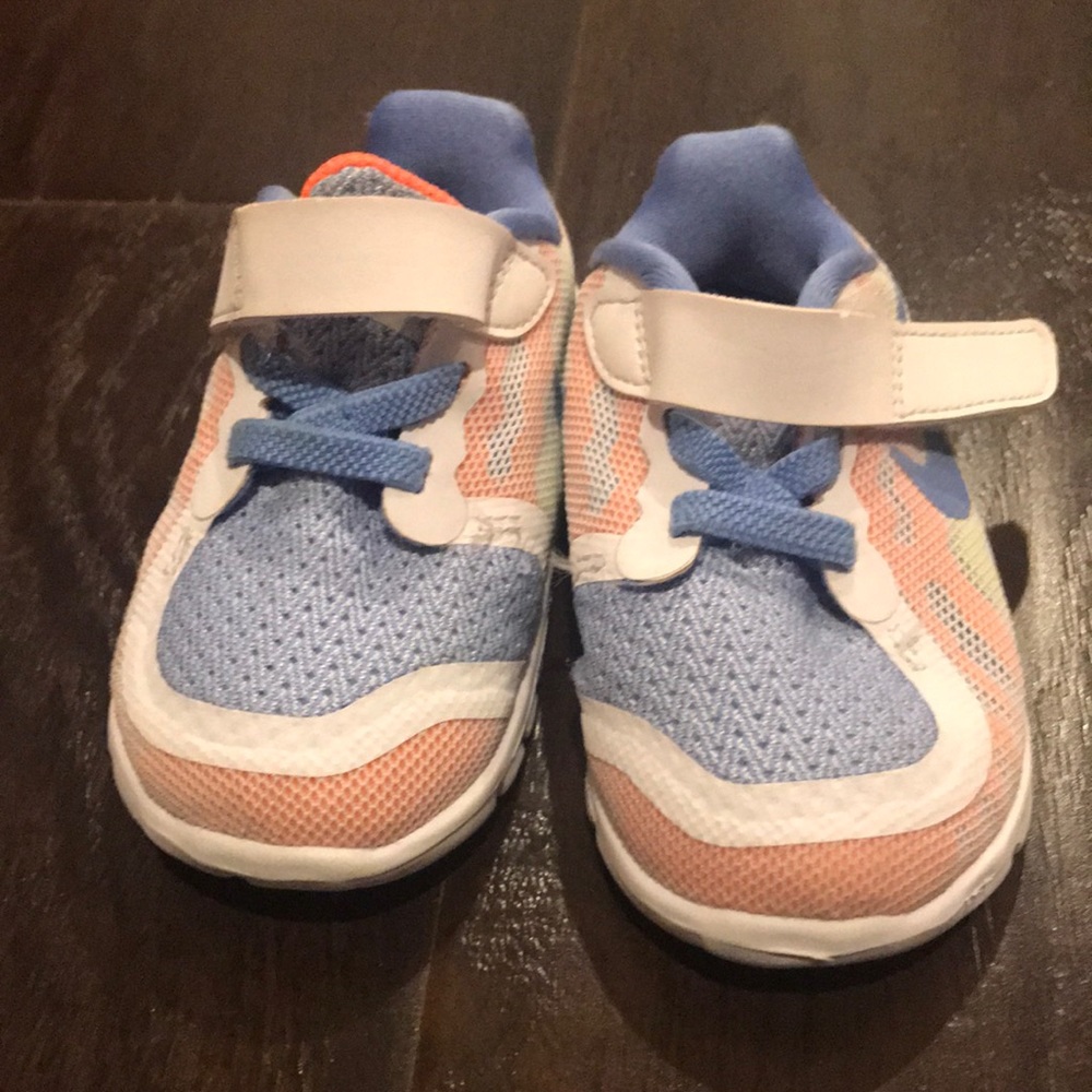 4C Nike multi color